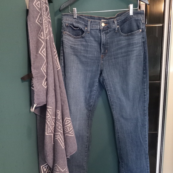 Levi's 312-Shaping Slim Jeans- Women's- W 33 - Picture 1 of 5